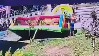 Çekmeköy'de rüzgarın uçurduğu oyun parkı çocukları yaraladı