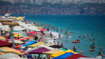Antalya deniz kirliliğiyle mavi bayrak unvanını riske atıyor