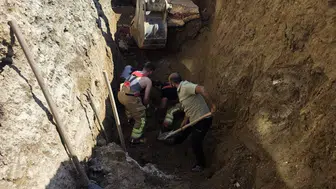 Hatay'da altyapı çalışmasında toprak altında kalan işçi hayatını kaybetti