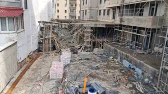 Erzurumda beton dökümü sırasında inşaat çöktü