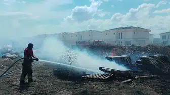 Silivri’deki fabrikalar bölgesinde alevler paniğe yol açtı