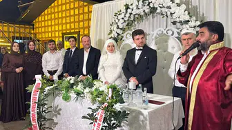 Uzungöl'de Hafız Çiftin Nikahında Dev Telgraf Yağmuru