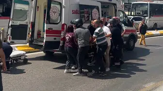 Minibüs motosiklete çarptı, sürücü yaralı