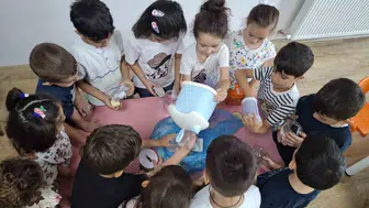 Minik öğrencilerden örnek davranış
