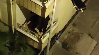 Bahçelievler'de gece yarısı balkon operasyonu Hırsızlar polisten kaçamadı