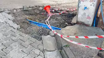 Şavşat’ta aşırı yağış yolları ve elektrik hatlarını vurdu