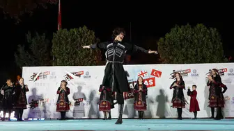 Gürcistan'dan Gölcük'e kardeşlik dansı