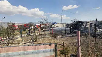 Elmadağ’da üç ev küle döndü