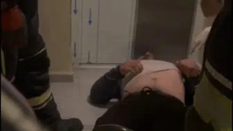 Gece yarısı asansör kabusu: Üçüncü kattan düşen genç dehşeti yaşadı