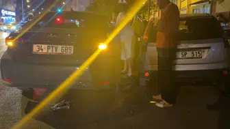 Eskişehir Akarbaşı'nda park halindeki araçlara çarpan sürücü ortalığı birbirine kattı