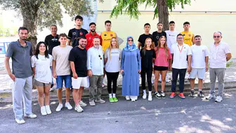 Genç sporcular Manisa’da ter döküyor