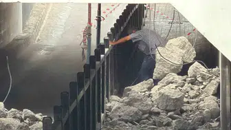 Bolu'da çöken alt geçidi testereyle yağmalamaya kalktı