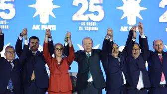 AK Parti’den gövde gösterisi: 7 belediye başkanı ve 3 milletvekili saflarına katıldı