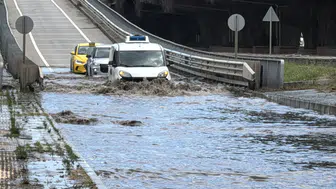 Samsun’da şiddetli yağış trafiği felç etti