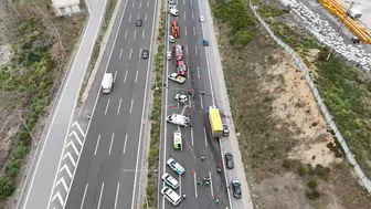 Sarıyer trafiğinde otomobil ve kamyon çarpıştı