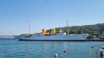 Atatürk'ün mirası Savarona bugün yine Boğaz'daydı