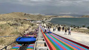 Niğde’nin renkli kaydırağına büyük ilgi saatleri değiştirdi