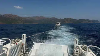Denizde motor arızası 7 kişilik yat sürüklendi, ekipler yetişti