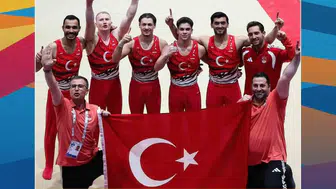 Taranto'da İstiklal Marşı yankılandı: Cimnastikçilerimiz zirveye ambargo koydu