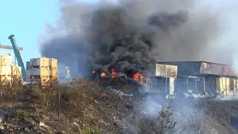 Tuzla’da otluk alanda başlayan yangın yatları küle çevirdi