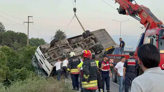 Samsun’da halk otobüsü devrildi 21 kişi yaralandı