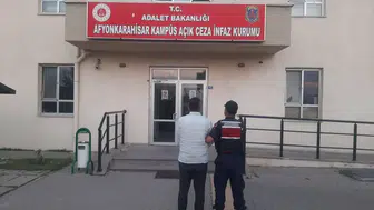 Afyonkarahisar'da jandarma 28 arananı yakaladı, 15'i tutuklandı