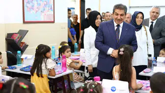 Esenler'de 1. sınıf heyecanı Belediyeden miniklere tam donanımlı çanta