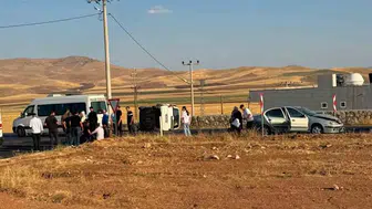 Kurtalan'da kaza Çarpışan araçlardan biri yan yattı
