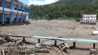 Nepal'de sular çekilmiyor: Felaketin bilançosu ağırlaşıyor