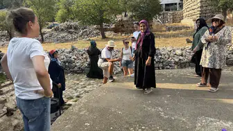 Beton yok, taş ve sedir var 55 nüfuslu köyü 8 ayda 100 bin kişi gezdi