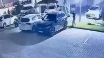 Elazığ’da gece yarısı site otoparkına giren saldırganlar otomobili hedef aldı
