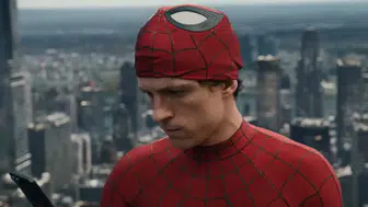 Tom Holland Spider-Man başarısıyla servetini katlıyor