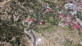 Saimbeyli'de asfalt mesaisi Başkan Dal işçilerle birlikteydi