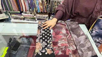 Sıcak havada bunaltmayan şal ve eşarp İşte yazın gözde kumaşları
