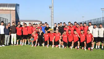 Olimpiyat madalyalı Yasemin Adar, Balıkesirspor'a moral verdi