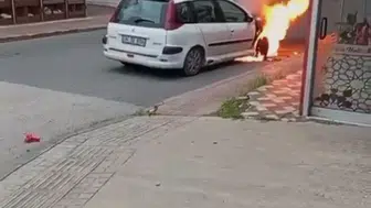 Batman'da seyir halindeki araç bir anda alevlere teslim oldu