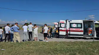 Samsun Vezirköprü yolunda iki motosiklet çarpıştı