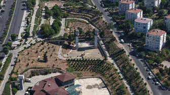 Buca'nın yeni kaykay parkı köprü altında yükseliyor