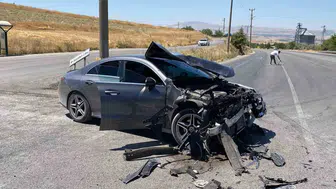 Elazığ’da araçlar çarpıştı altı kişi hastaneye kaldırıldı