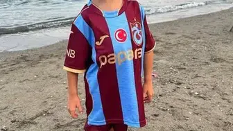 Minik taraftar Isaac Kearney Trabzon’da Salah ile buluştu