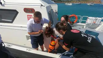 Didim’de mahsur kalan yaralıyı sahil güvenlik kurtardı