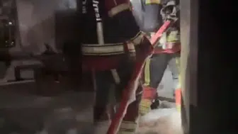 Bodrum katındaki yangın 7 kişiyi dumana teslim etti