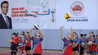 Samsun'da yaz tatili sporla değer kazandı: 422 genç yetenek sahaya indi