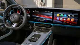 Mercedes dijital ekran sevdasından vazgeçiyor