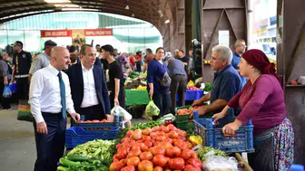 Aydın Valisi Çine pazarında esnafın nabzını tuttu