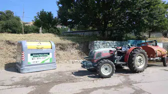 Osmangazi tarladaki zehirli atıkları toplamak için harekete geçti