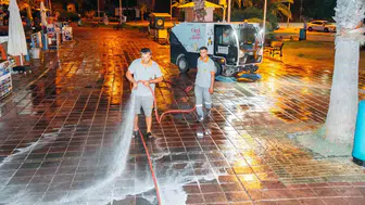 Alanya İskele bölgesinde gece temizlik mesaisi yapıldı