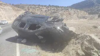 Gercüş'te direksiyon hakimiyeti kayboldu, araç takla attı 2 yaralı