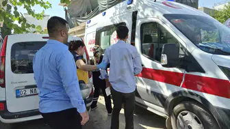 Motosikletiyle düşen sürücü, sağlık ekiplerinin müdahalesiyle ayakta tedavi edildi