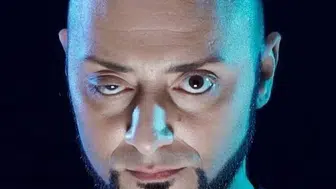 Hayko Cepkin sahnelere alışılmışın dışında bir enerjiyle dönüyor